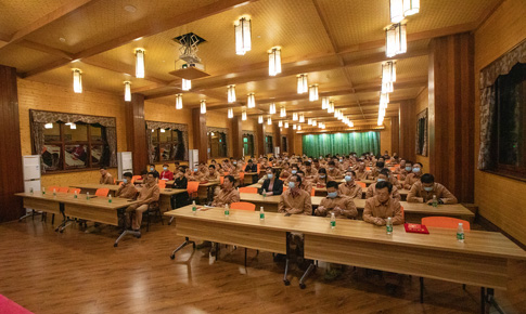 ��֯����һ���ϵ����˶�