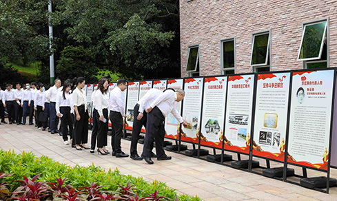 ������Ѥ����ʷ-������ɫѪ���� <br>����÷���к�ɫ�����Ļ�Ѳչ